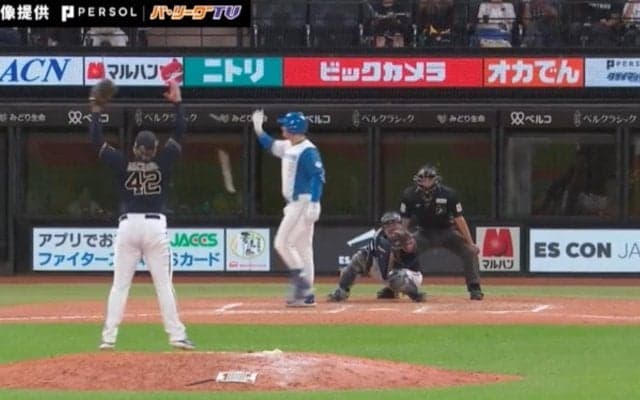 際どいボール判定に怒り？オリックス・マチャド、“痛恨の押し出し四球”に両手を上げて不満爆発！