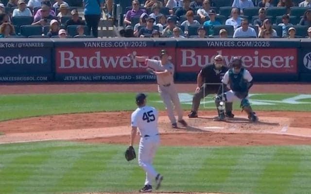 痛恨のミス！ 吉田正尚を「ナメすぎ」 前の打者を歩かせた… “意地の一打”で相手投手がおかしくなる「采配が裏目」