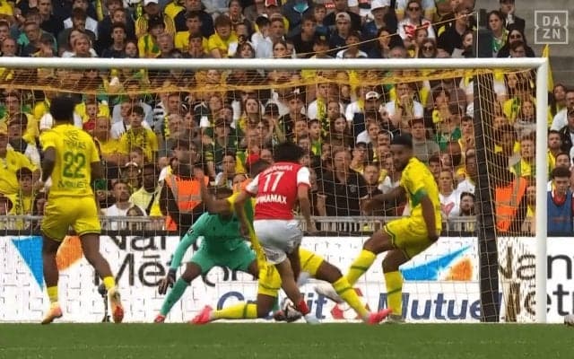 「やばいって！」中村敬斗、敵の股下を抜くゴラッソ！ 伊東純也のアシスト→今季初ゴールは劇的決勝点「ほんとシュートうまい」