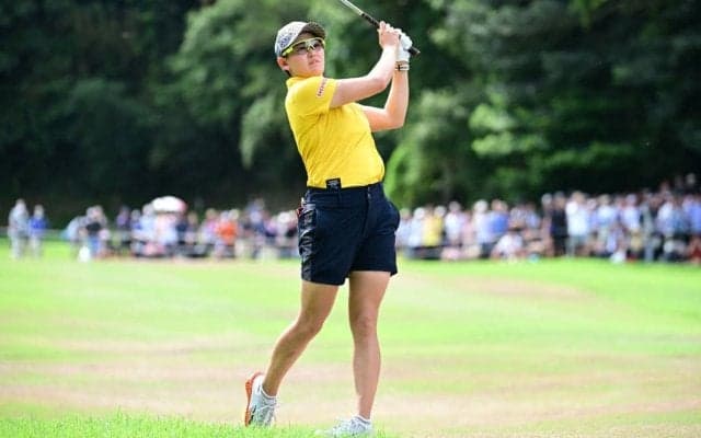 岩井明愛、4打差逆転で連覇達成　妹・千怜に並ぶ通算6勝「一緒になれて嬉しい」