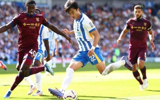 “昇格組”相手に…決定機を逃した三笘薫に”戦犯”級の辛辣評価「最悪と言える内容」