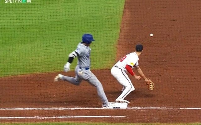 「足が速いってw」大谷翔平、“異次元スピード”でセーフ！「普通ならゲッツーだろw」遊撃手ゴロから打点を稼いでファン驚愕