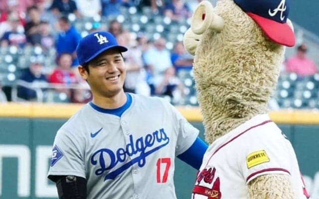 敵軍マスコットも“魅了”する大谷翔平　イチャイチャに脚光「好きになっちゃう」