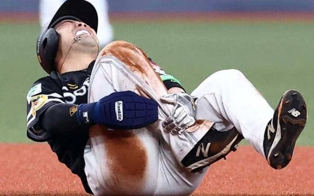 鷹に激震、近藤が右足首負傷で抹消へ　監督明言「軽くはない」…M5で緊急事態