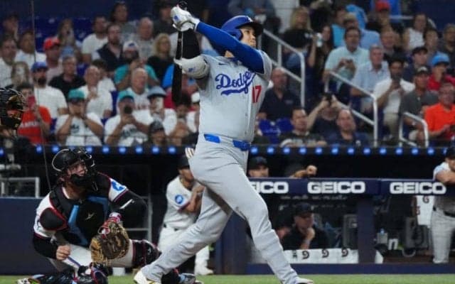 大谷翔平の“技あり”48号で「投手可哀想」　異次元すぎて騒然「クソ悪球を2階席まで」