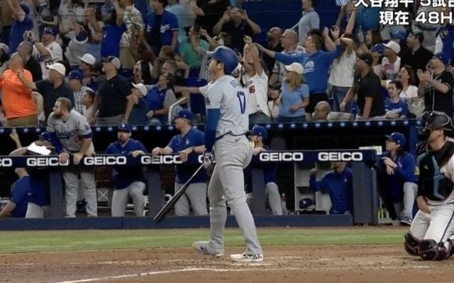 大谷翔平、“仁王立ち”48号で「バグった」 解説者が大興奮… “4階席”に高速着弾で「どこまで飛んだのよ！」