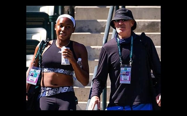 コーチ関係解消、多忙の夏に成果出ず