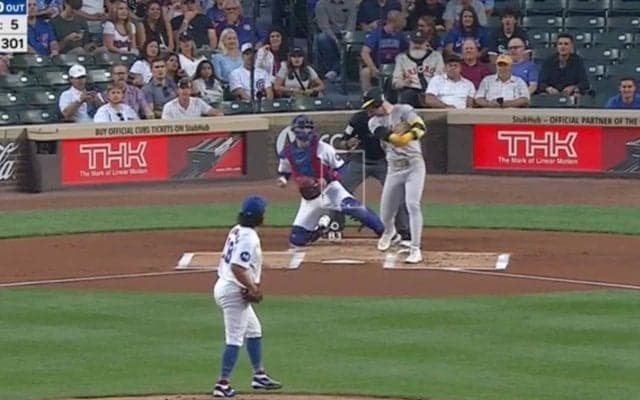 今永昇太が「無双してる」 強打者も“魔球”にビックリ… 空振り三振に呆然&フリーズ「どんな球投げんねん」