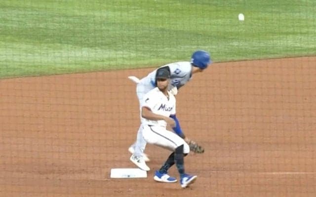 何が起きた？ 大谷翔平、爆速盗塁で“謎のアクシデント”「どうした」 相手野手の様子がおかしくなる「混乱しすぎ」