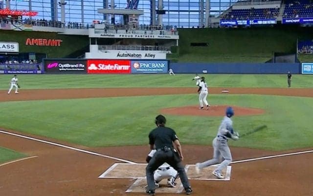 あんなに飛ばせるか？ 大谷翔平が「バケモノすぎる」 強引にクソボール打ち… “どん詰まり”逆方向打が「エグい」