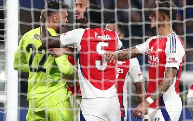 守護神ラヤがPKストップからの圧巻連続セーブ！　アーセナルがEL王者アタランタと拮抗のゴールレスドロー【CL】