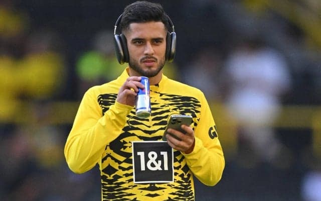 美人モデルが赤っ恥…CLで戦う彼を応援のつもりがインスタに投稿したのはまさかのゲーム画面