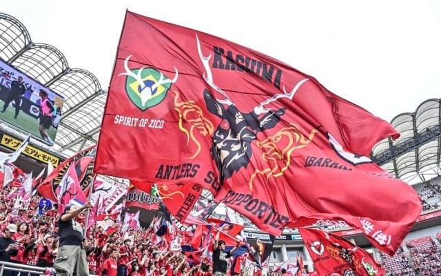 「うわ懐かしい」「これは熱い！」J1鹿島の1998年黄金世代“復刻デザイン”ジャージに反響！「本山くんがすぐに浮かんだ」「そうそう！これが欲しかった！」の声