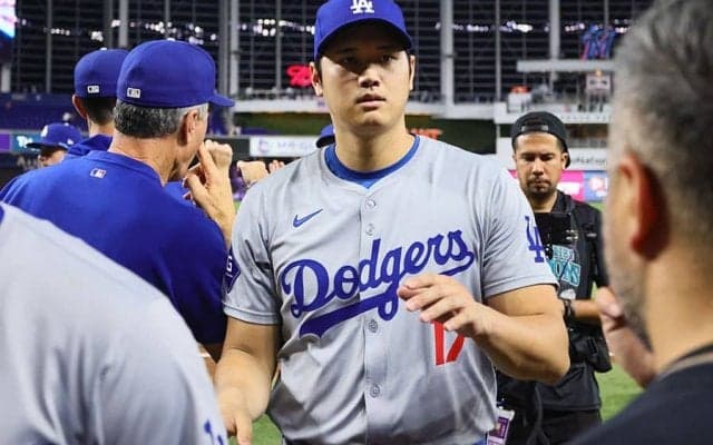 大谷翔平がLA地元紙をジャック「51-51！」　デカデカと一面占拠…記念Tシャツも発売