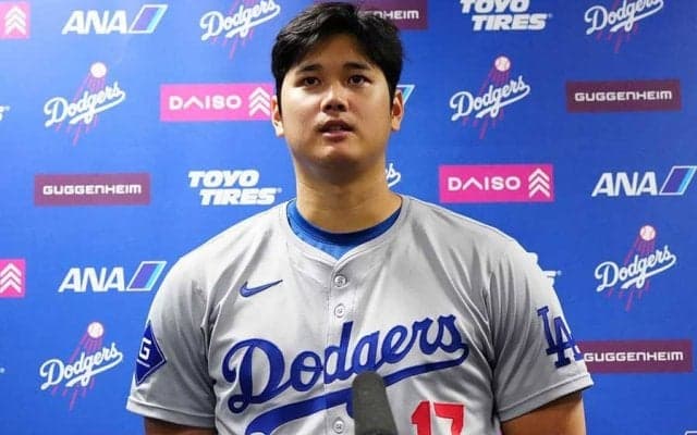 ロバーツ監督そっちのけ…大谷翔平の“足元”が「気になる」　歓喜の瞬間にX騒然「可愛い」