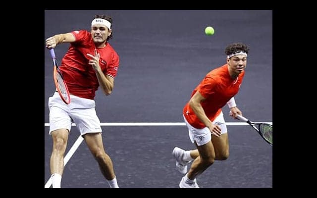  レーバー杯開幕、初日は痛み分け 