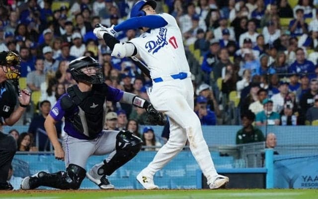 大谷翔平、2戦連発52号で「52-51」　豪快弾に本拠地熱狂…初回のスタオベに“御礼”