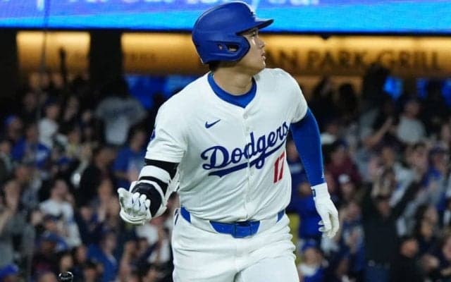 ベッツが「驚きを隠せていない」　大谷の驚愕52号を間近で…唖然の顔が「ジワジワくる」