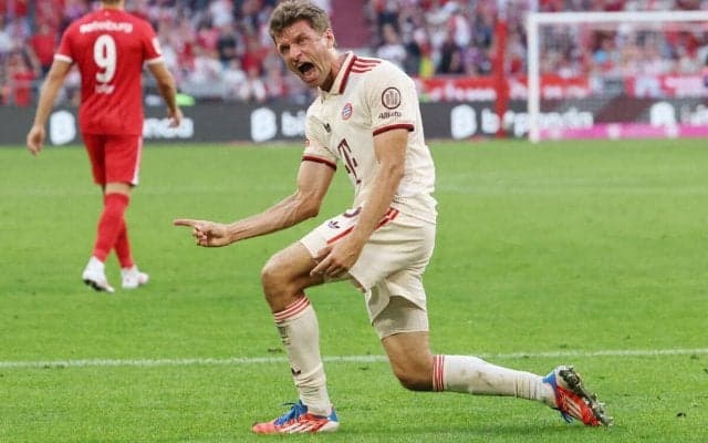 「ミュラー先輩がやってるからこそさらにおもろい」　バイエルン重鎮が練習中の“まさか”でチームメイト大爆笑！　本人も「今月のベストコンテンツ」と豪語