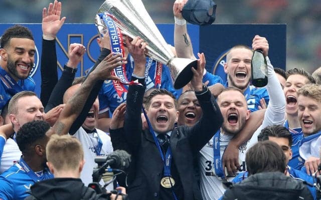 今季もセルティックを追いかける立場のレンジャーズ、ジェラード再招へい？　2020-21シーズンの無敗優勝時監督