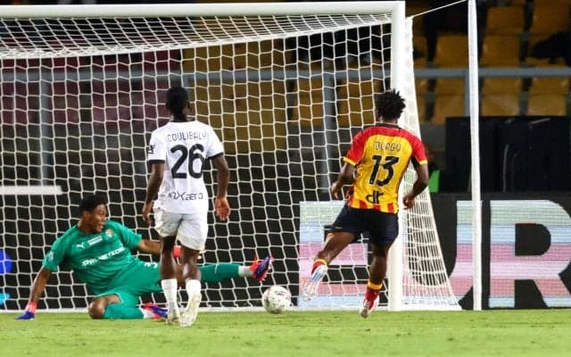 出場停止明けの鈴木彩艶が窮地救ったパルマ、後半ATの2発で劇的ドロー【セリエA】