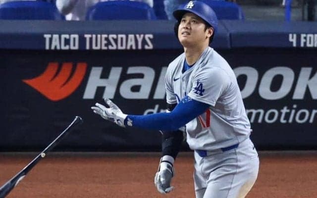 「もう言葉がない」大谷翔平は表現不可能!? 偉大なる金字塔を打ち立てた偉才に米記者も愕然「史上最強の議論に彼を加える」