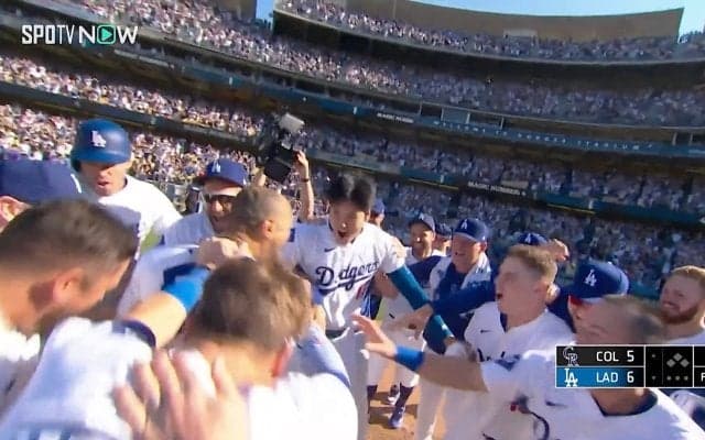 大谷翔平→ベッツ、衝撃の“2者連続弾”で逆転サヨナラ勝ち！ 劇的幕切れに大谷も狂喜乱舞「最強の1,2番」「絵に描いたよう」