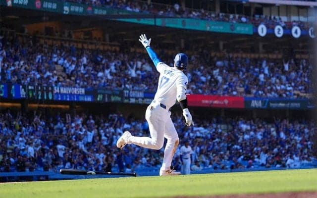大谷翔平を「誰も止められない」　“雄叫び53号”に米メディア驚愕「何が起きているんだ」