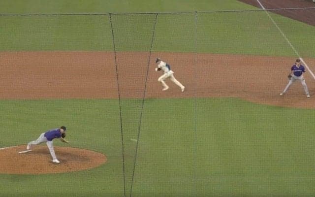 大谷翔平が「メンタル強すぎ」 解説者がドン引き… 9回裏の緊迫した場面で“いきなり初球スタート”→爆速盗塁を決めて球場騒然