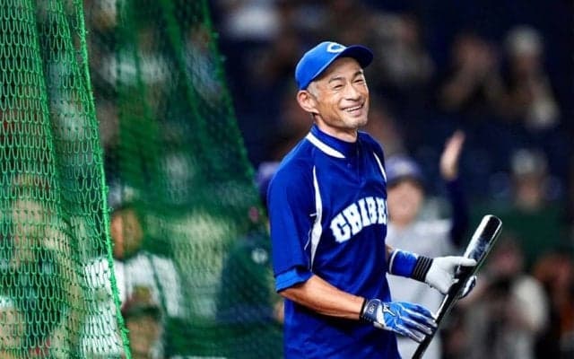 50歳イチロー氏、柵越え披露にガッツポーズ　東京Dどよめき…松井秀喜氏も豪快アーチ