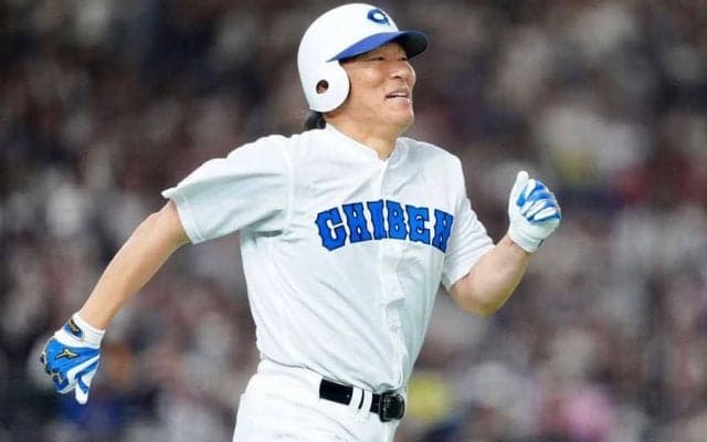 松井秀喜氏、負傷で走れず2度の臨時代走　珍アナウンスに場内爆笑…痛烈安打も苦笑い