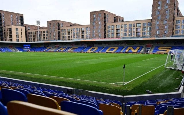 一晩中続いた大雨で洪水被害…EFLカップがピッチの一部が陥没し延期に