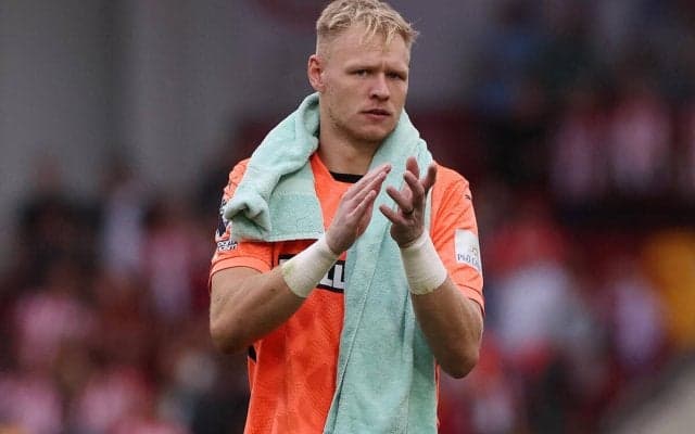 「彼はトップクラスなのに…」サウサンプトン指揮官が好セーブ連発も報われぬ守護神の現状嘆く「フェアじゃない」