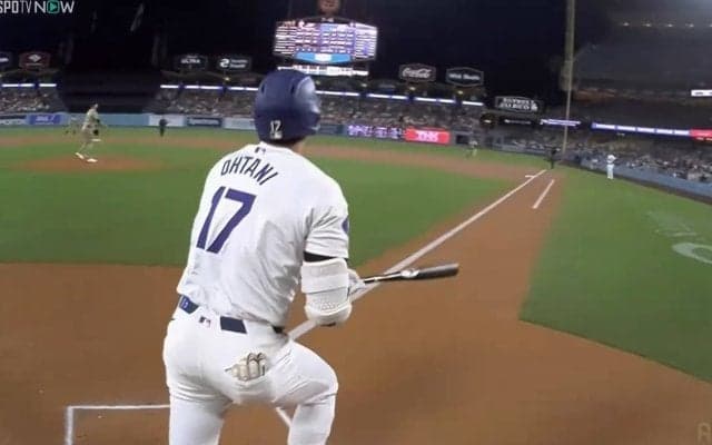 大谷翔平、弾丸ツーベースが球審目線のカメラでも捉えきれない異常事態 「あっちゅー間」「スローでも速いw」ファン騒然