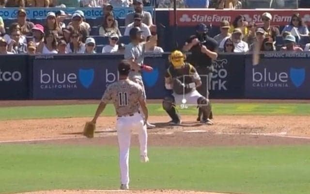 打てるわけねえ！ ダルビッシュに“怒りのバット投げ”　打者ドン引き… “三振リアクション”に「キレすぎ」「ヤケクソだな」