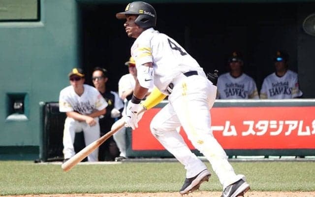 鷹がダウンズら3選手を1軍登録　日ハム鍵谷は引退特例、楽天戦に先発…25日の公示