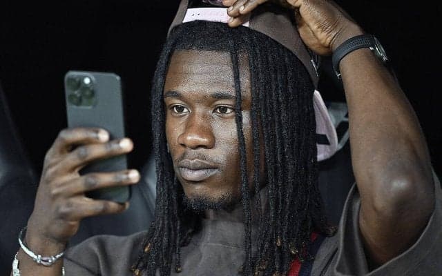 カマヴィンガが故郷レンヌに帰還…兄弟が経営する美容室のオープニングセレモニーに出席