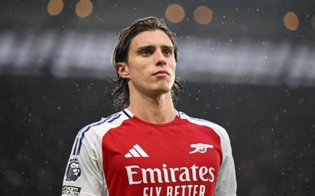 「イタリアサッカー界全体の損失」カラフィオーリ逃したユベントスSDが胸中告白、招へい成功のモッタ監督は「全面的に支持」