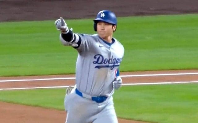 大谷翔平、54号3ラン＆イチロー超え57盗塁で「54-57」達成！ 4安打4打点で打率.309 3冠王に迫る