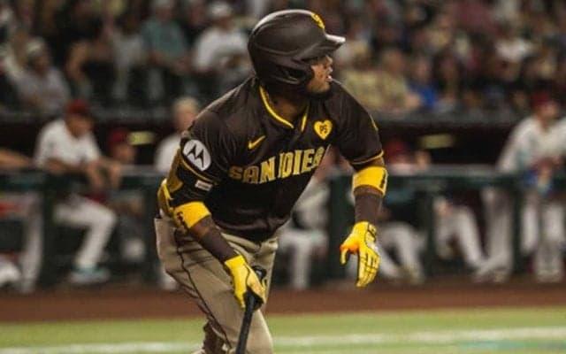 大谷翔平の3冠阻止へ…アラエス、意地の3安打　「12の0」から快音連発、激烈首位打者争い