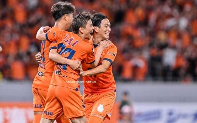 「J2でもこれだけの人で国立を埋めれるって」清水が国立開催のJ2戦でオレンジで満員の“脅威の光景”生み出した！「品川駅清水サポばっかり笑」と、清水サポーターが東京に大集結！