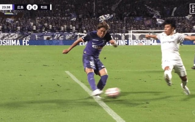 突破もクロスも速すぎる！ 広島DFの町田戦アシストが話題沸騰「中野就斗やばい」「神だ」「プレミアリーグでやれる」