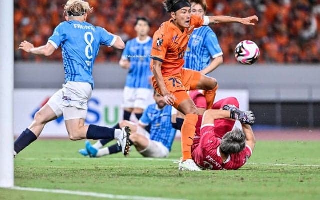 【J2天王山でドロー。悲願のJ1復帰に王手をかけた清水の今(2)】「去年の経験はトラウマ。今も危機感しかない」と原は慎重姿勢。最後まで油断や気の緩みを許さない清水の成長とは