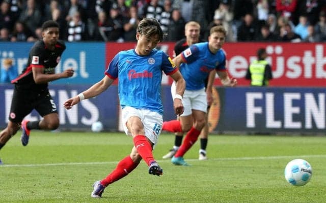 町野修斗がドッペルパックで2度追いつくもマーモウシュ躍動のフランクフルトに4失点力負け【ブンデスリーガ】