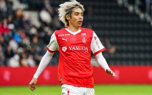 「反応とコントロールえぐい」「稲妻が貫いた」伊東純也が今季2点目！ 3戦連発の中村敬斗に負けじと鋭く決め切る「ゴラッソだなぁ」