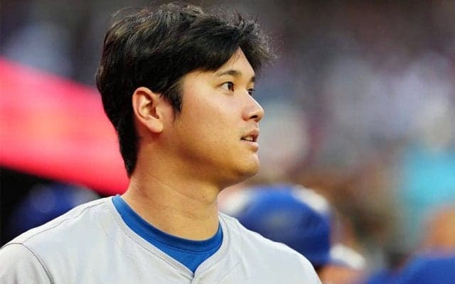 大谷翔平が送った「バレバレのサイン」　まさかの“謎ポーズ”が「子どもみたい」