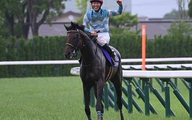 【京都大賞典想定騎手】ブローザホーンは菅原明良騎手、プラダリアは池添謙一騎手