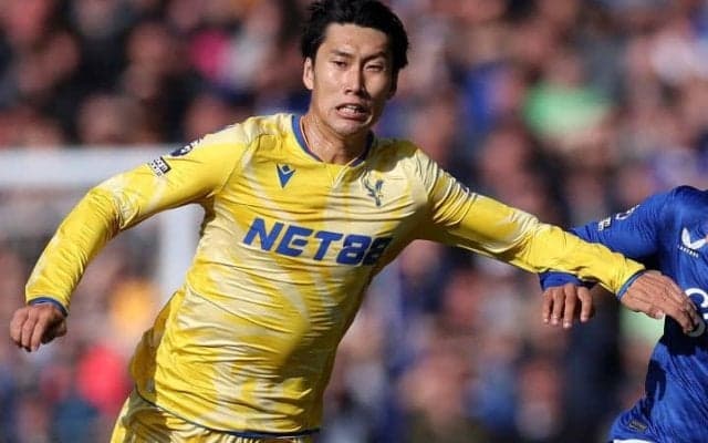 「ファンの一部は見切りをつけている」鎌田大地が6戦未勝利の“戦犯”!?　サポーターから非難殺到と古巣メディア「不振を彼のせいに」