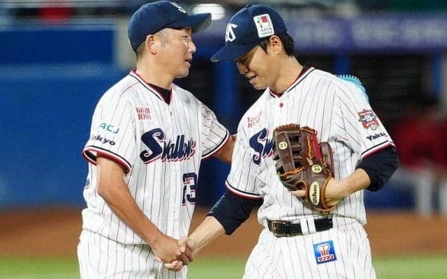 マウンドでの握手を「離したくなかった」　“盟友”石川が見た青木「最高に格好よかった」