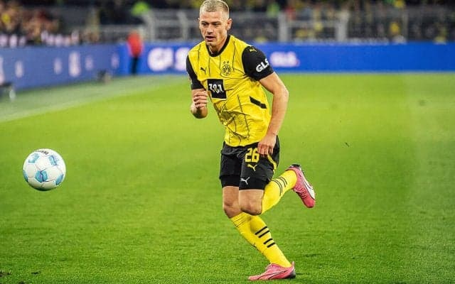 ドルトムントの多才なSBリエルソンが新契約にサイン！　「BVBでプレーし続けられることを嬉しく思う」